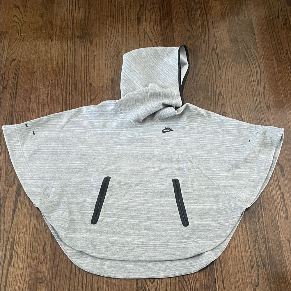 Women’s Nike Hopded Poncho